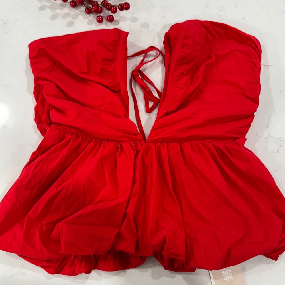 Red Sleeveless Blouse - Picture 7 of 11